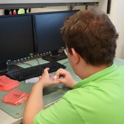 Žáci Střední školy a Základní školy Vimperk, obor Elektromechanik, provádí praxi ve společnosti Rohde & Schwarz.