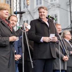Jihočeská hejtmanka Ivana Stráská a hornorakouský hejtman Thomas Stelzer při prezentaci jižních Čech na slavnostech v Linci. Foto: Michal Šula.