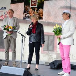 Hejtmanka Stráská s Tomášem Jirsou (vlevo) a ředitelem zoo Vladimírem Pokorným (vpravo)