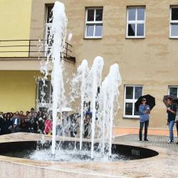 Fontána na novém nádvoří Obchodní akademie v Písku