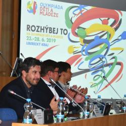 Náměstci hejtmanky Knot a Hroch poblahopřáli jihočeským sportovcům za zisk 26 medailí z Her IX. letní olympiády dětí a mládeže.