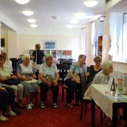 O letošní Seniorské hrátky je mimořádný zájem. Doslova plný dům byl i v Blatné.