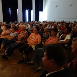 O letošní Seniorské hrátky je mimořádný zájem. Doslova plný dům byl i v Blatné.