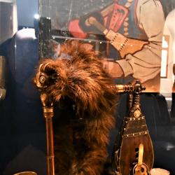 Nové moderní expozice věnované motorkám ČZ, zbraním stejné značky, maltézským rytířům, dudám, loutkám a textilu místní výroby. To nabídne návštěvníkům Muzeum středního Pootaví na hradě ve Strakonicích.