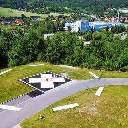 Nemocnice Prachatice, a.s. na základě výzvy Úřadu pro civilní letectví změnila místo pro přistávání vrtulníku na heliport. Původní prostor zrekonstruovala a rozšířila. 