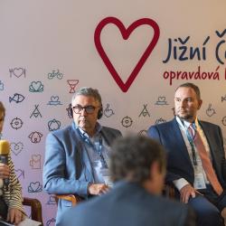 Seminář "Cestovní ruch – strategický průmysl 21. století".