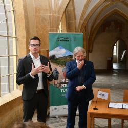 Martin Hrdlička, předseda spolku SVATÁ LUDMILA, z. s. a František Talíř, 1. náměstek hejtmana Jihočeského kraje. 