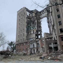 Budova centrály regionální správy v Mykolajivu se stala terčem raketového útoku ruské armády, která při něm zavraždila 38 nevinných lidí (autor: Frantiček Talíř)