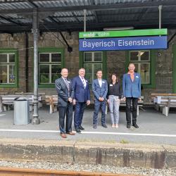 Mezi Jihočeským krajem, Plzeňským krajem a Bavorskem na jednu jízdenku.