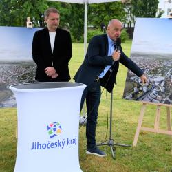 Centrum míčových sportů u českobudějovického výstaviště už zná termín dokončení.