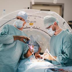 Neurochirurgické oddělení Nemocnice České Budějovice, a.s. získalo statut centra vysoce specializované péče ve spondylochirurgii. 