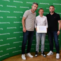 Náměstek Štojdl pogratuloval fotbalovým nadějím z Akademie Dynama, které zazářily doma i v zahraničí.