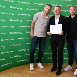 Náměstek Štojdl pogratuloval fotbalovým nadějím z Akademie Dynama, které zazářily doma i v zahraničí.