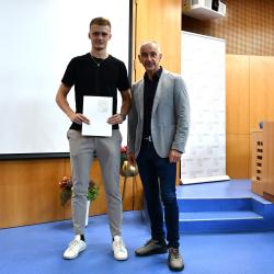 Jihočeský kraj pokračuje v tradici oceňování mladých sportovních talentů, kteří reprezentují region na republikové i mezinárodní úrovni. Na krajském úřadě v Českých Budějovicích byli přijati sportovci z různých disciplín – házenkářky a házenkáři, boxeři a reprezentantka v bezmotorovém létání.