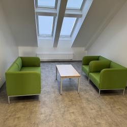 Komfortnější zázemí i více míst pro studenty nabízí Domov mládeže v Holečkově ulici v Českých Budějovicích. Rozšíření a modernizace zařízení přinesly nové vybavení a 70 dalších ubytovacích míst. Kapacita domova mládeže se tak zvýšila na celkem 270 studentů.