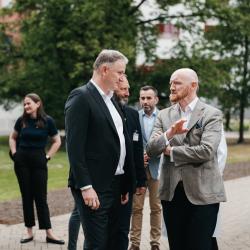 Nemocnici České Budějovice, a.s. navštívil ve středu britský velvyslanec Matt Field. Během návštěvy ho provázel generální ředitel Nemocnice České Budějovice, a.s. MUDr. Ing. Michal Šnorek, Ph.D.