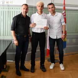 Náměstek hejtmana Jihočeského kraje pro oblast školství David Štojdl dnes přijal mladé fotbalisty kategorie U15 z Akademie SK Dynamo České Budějovice, kteří v uplynulé sezóně dosáhli mimořádného úspěchu.