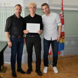 Náměstek hejtmana Jihočeského kraje pro oblast školství David Štojdl dnes přijal mladé fotbalisty kategorie U15 z Akademie SK Dynamo České Budějovice, kteří v uplynulé sezóně dosáhli mimořádného úspěchu.