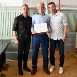 Náměstek hejtmana Jihočeského kraje pro oblast školství David Štojdl dnes přijal mladé fotbalisty kategorie U15 z Akademie SK Dynamo České Budějovice, kteří v uplynulé sezóně dosáhli mimořádného úspěchu.