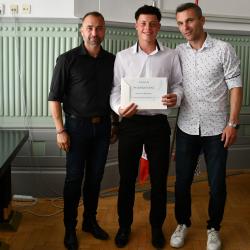 Náměstek hejtmana Jihočeského kraje pro oblast školství David Štojdl dnes přijal mladé fotbalisty kategorie U15 z Akademie SK Dynamo České Budějovice, kteří v uplynulé sezóně dosáhli mimořádného úspěchu.