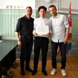 Náměstek hejtmana Jihočeského kraje pro oblast školství David Štojdl dnes přijal mladé fotbalisty kategorie U15 z Akademie SK Dynamo České Budějovice, kteří v uplynulé sezóně dosáhli mimořádného úspěchu.