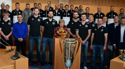 Jihočeská hejtmanka Stráská ocenila volejbalisty Jihostroje za mistrovský titul a fotbalisty Dynama za postup do I. ligy