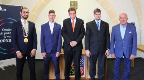 Učeň roku. Ocenění studenti z okresu Český Krumlov.
