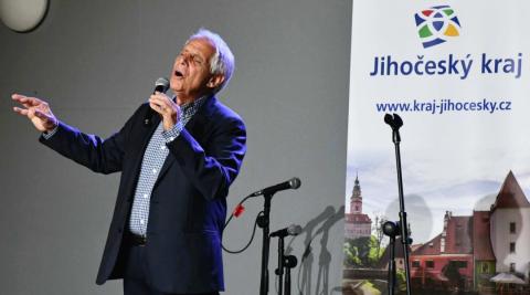 Josef Laufer v Kaplici na Seniorských hrátkách.