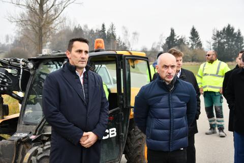 „Z našeho pohledu nejde jen o čistý a bezpečný zdroj elektřiny, případně tepla. Předpokládám, že tato technologie se stane stabilní částí budoucího energetického mixu v Evropě. A pro nás je to příležitost, aby zde vzniklo třeba i školicí a výcvikové centrum,“ dodává hejtman Jihočeského kraje Martin Kuba. 