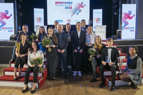Jihočeským sportovcem roku 2025 byl vyhlášen atlet Michal Rada ze Sokola České Budějovice. Titul nejlepšího sportovního kolektivu obhájil volejbalový tým VK Jihostroj České Budějovice a do Síně slávy jihočeského sportu byl uveden bývalý fotbalový útočník Karel Vácha.