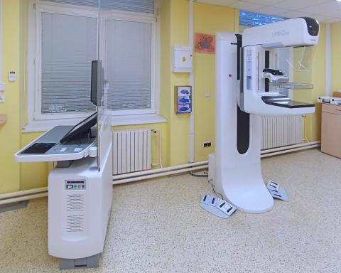 Na preventivní vyšetření rakoviny prsu se ženy dostanou přímo a bez žádanky.