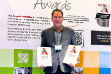 V letošním roce se Zdravotnická záchranná služba JčK opět stala hrdými držitelem diamantového statusu EMS Angels Awards 2024. Tímto oceněním jsou vyznamenáni nejlepší poskytovatelé přednemocniční péče o pacienty s mozkovou mrtvicí po celém světě. Cenu za Zdravotnickou záchrannou službu JčK převzal vedoucí Vzdělávacího a výcvikového střediska Michal Rozum.