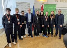 Hejtman Kuba a náměstek Štojdl ocenili medailisty z her XI. zimní olympiády dětí a mládeže ČR.