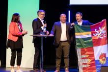 Jižní Čechy zaznamenaly významný úspěch na mezinárodní scéně cestovního ruchu. Na slavnostním galavečeru RDA EXPO Night v německém Kolíně nad Rýnem bylo oficiálně oznámeno, že se region Jižních Čech stal oficiálním partnerem asociace RDA pro rok 2025. 