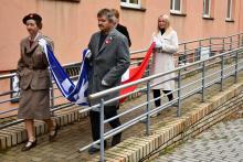 Před budovou Krajského úřadu Jihočeského kraje dnes opět zavlála sokolská vlajka. Pietní akt proběhl za účasti náměstkyně hejtmana pro oblast sociálních věcí Lucie Kozlové.