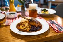 Svatomartinské hody jsou tady! Jižní Čechy voní pečenou husou a mladým vínem. (Foto: Klika Kitchen)
