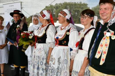Cenu hejtmanky Jihočeského kraje za zachování a rozvoj lidových tradic Jihočeského kraje na rok 2019 získala Krojová družina z Jarošova nad Nežárkou z. s. za udržování zvykoslovných tradic blatské lidové kultury.