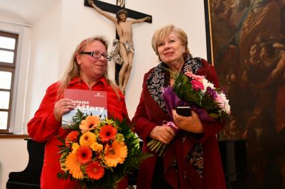 Autorka publikace Blanka Rozkošná a hejtmanka Jihočeského kraje Ivana Stráská.