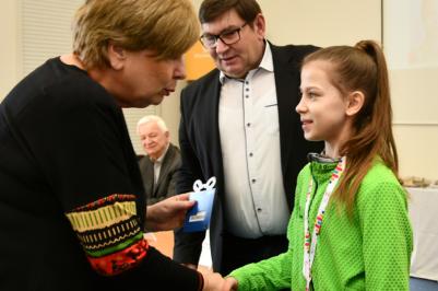 Na kraji to cinkalo medailemi. Hejtmanka Stráská a náměstek Hroch gratulovali mladým olympionikům.