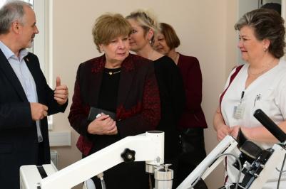 Hejtmanka Ivana Stráská při prohlídce nového pavilonu Nemocnice České Budějovice.