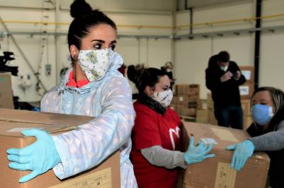 Ochranné prostředky poskytovatelům sociálních služeb předány dle plánu.