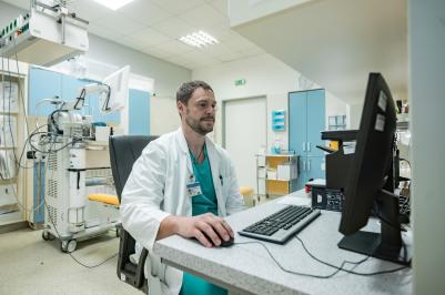 Do Nemocnice Jindřichův Hradec byly dodány tři nové videokolonoskopy pořízené v rámci projektu „Prevence kolorektálního karcinomu Nemocnice Jindřichův Hradec, a.s.“.