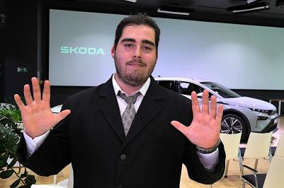 Filip Rangel. Jihočeský kraj slaví úspěch v přehlídce České ručičky: Zlatá plaketa pro budoucího automechanika!