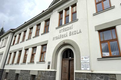 Více než 200 studentů z celé České republiky, vlastní školní hospodářství, moderní technologické zázemí, zahraniční stáže i úzké propojení s univerzitami. Střední rybářská škola a Vyšší odborná škola vodního hospodářství a ekologie ve Vodňanech patří mezi naprosto unikátní vzdělávací instituce v zemi.