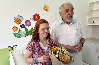 Péči v ambulanci nadále zajišťují na částečný úvazek MUDr. Jaroslav Bočínský a MUDr. Monika Šimková – oba jako zaměstnanci Nemocnice Strakonice, a.s. MUDr. Bočínský zde ordinuje dva dny v týdnu, ve zbývajících dnech se malým pacientům věnuje MUDr. Šimková. Ambulance registruje nové pacienty.